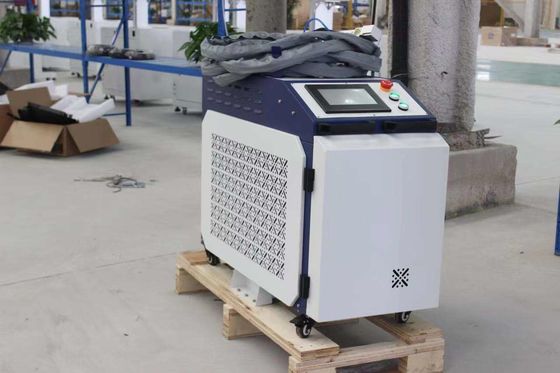 Raycus 1500W 2000W 3000W Máquina portátil de soldagem a laser com sistema de controlo fácil de usar