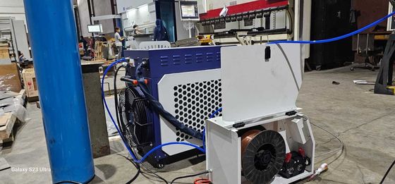 Raycus 1500W 2000W 3000W Máquina portátil de soldagem a laser com sistema de controlo fácil de usar