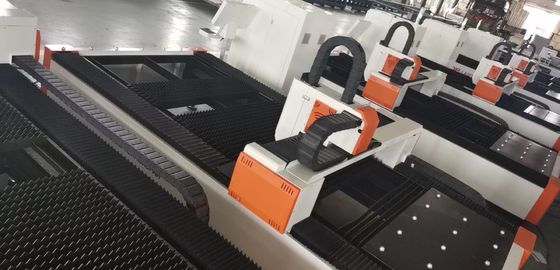 Máquina de corte a laser de fibra de 3 eixos HIWIN de 1500*3000 mm com saída de 3000W