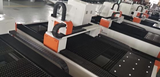 Shanghai Raylaser 3015 Servo motor programável Máquinas de corte a laser de metal em bom estado